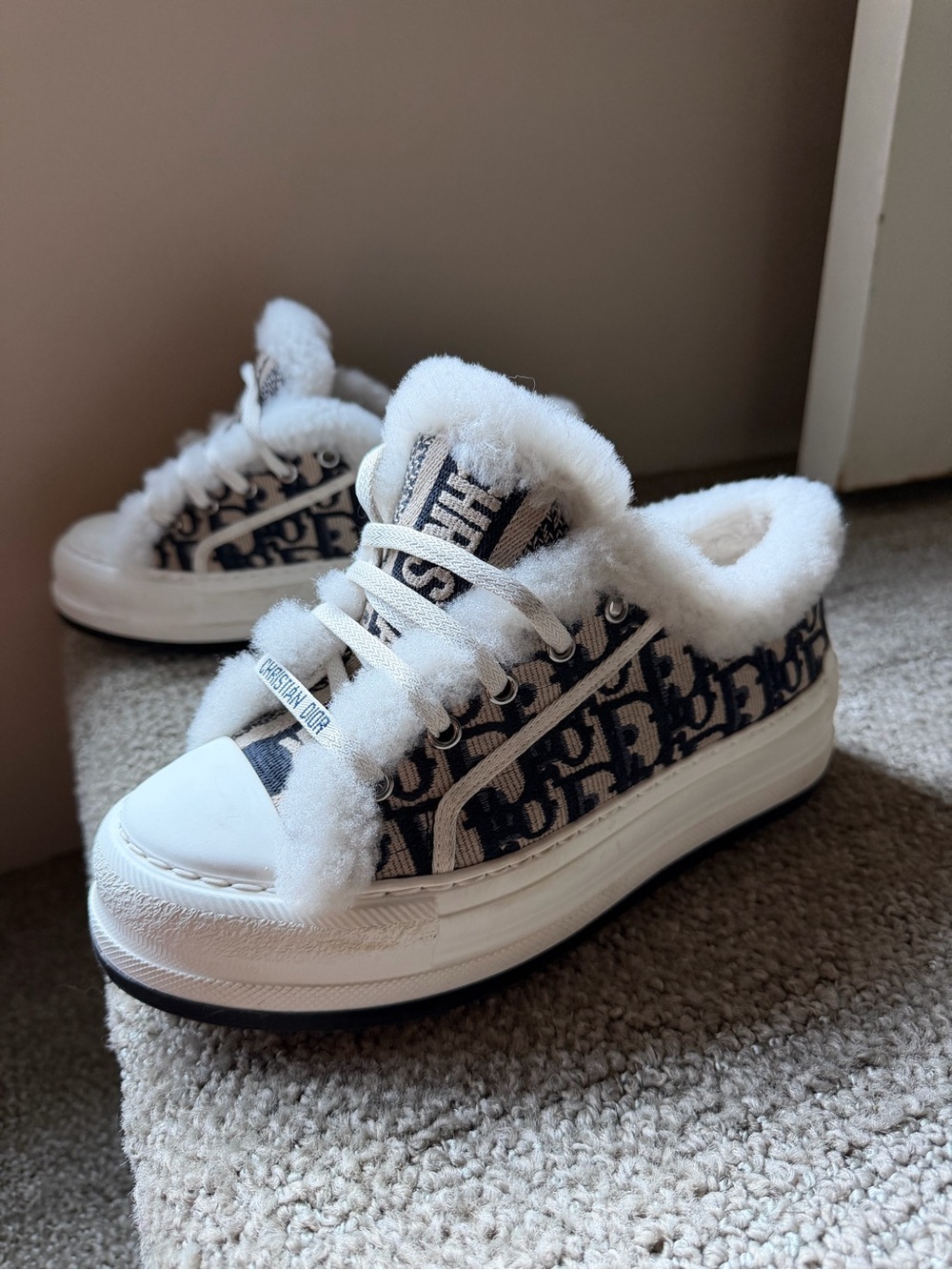 Original woman’s Dior sneakers size 37